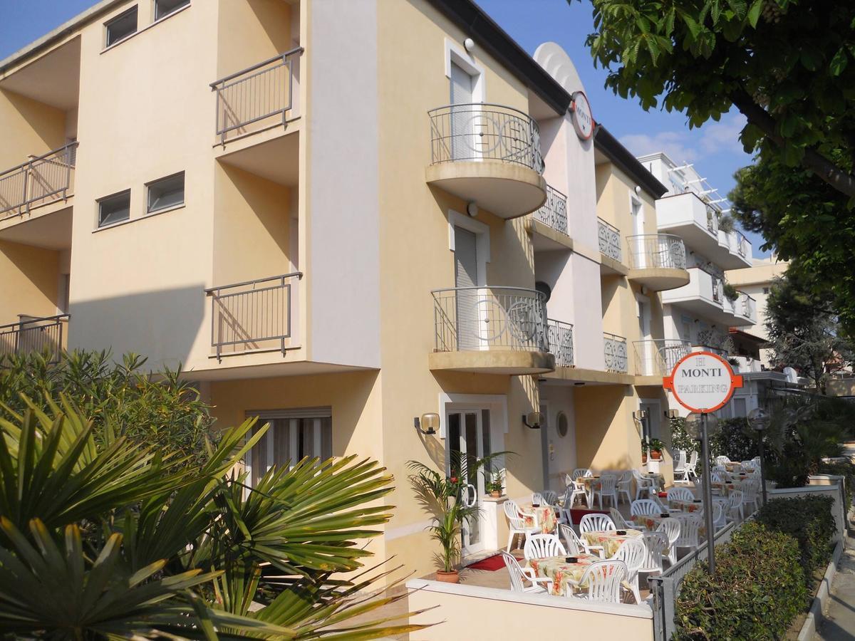 Hotel Monti Riccione Exterior foto