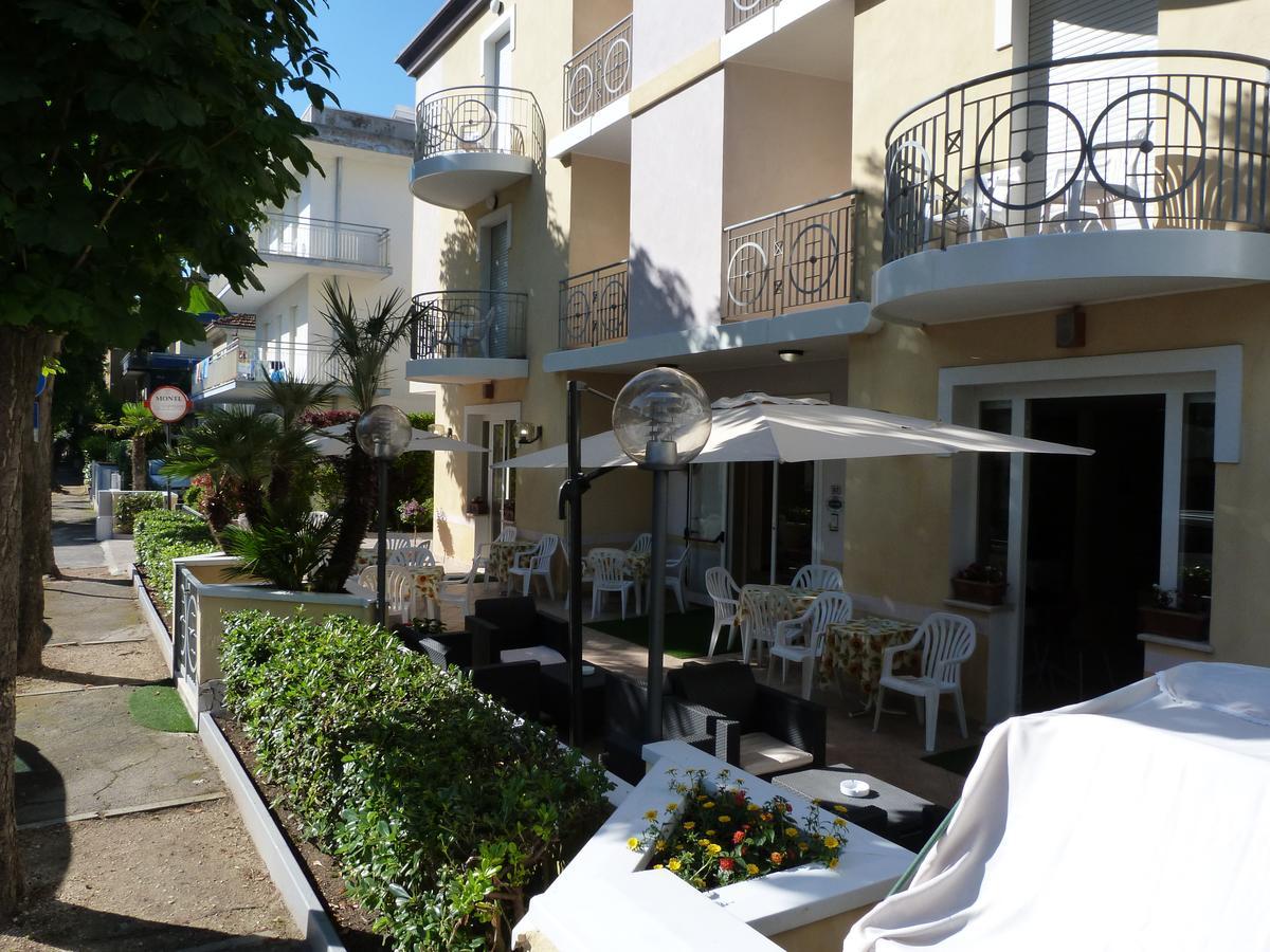 Hotel Monti Riccione Exterior foto